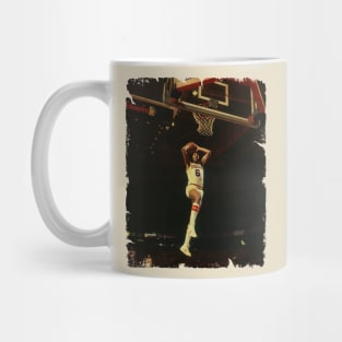 Julius Erving - Vintage Design Of Basketball Mug